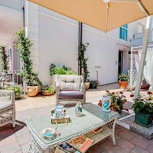 Aparthotel Residenza Aurora Del Mare *