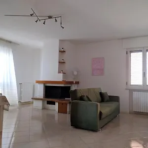 Holiday home Residenza Silvestro A 2 Minuti Dalla Fiera E Dal Mare!